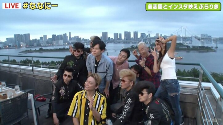 稲垣吾郎が人生初体験 インスタ映えサンドイッチに大口でかぶりつく