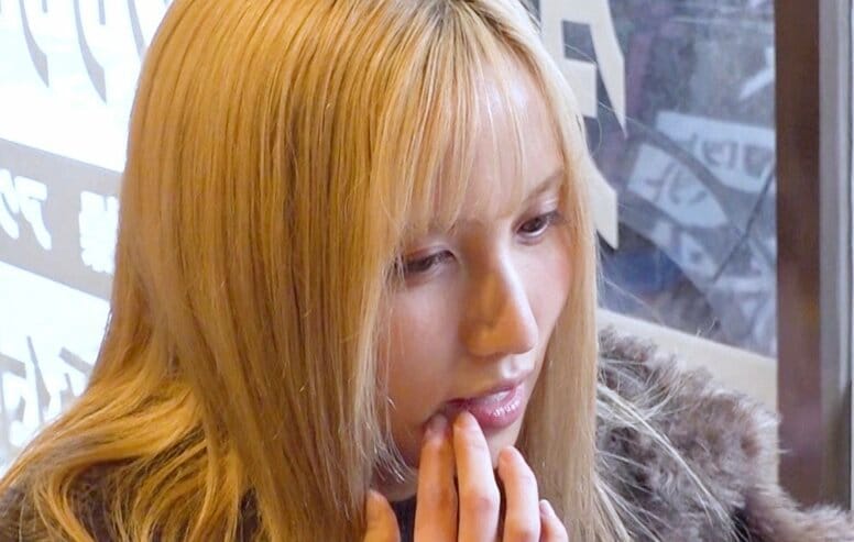 5人年子で出産…27歳美人妻の顔面に衝撃「かわいい」「見えない」夫は26歳年上