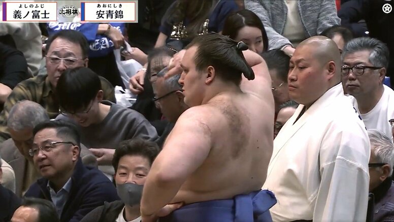 「さすがにマナー違反」「レベル低すぎ」大相撲初場所、人気力士の熱戦に“水を差す”残念な行為に批判相次ぐ