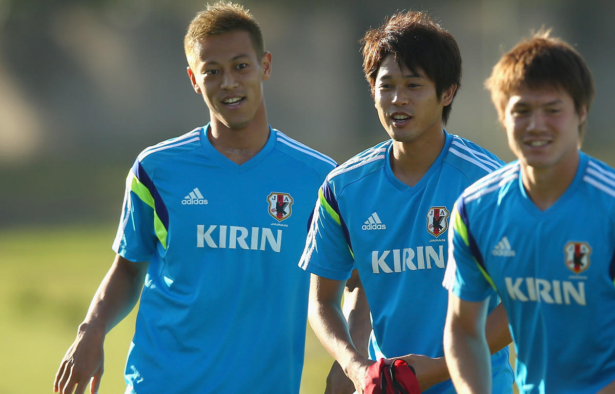 このメンツえぐ」「かっこよ」解説が話題の本田圭佑、戦友・内田篤人と