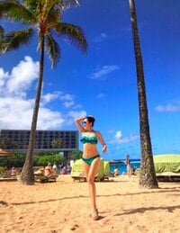 アンミカ ハワイで今年初ビキニ姿を披露、圧巻のスタイルに称賛続々