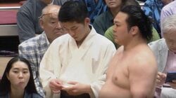 「髷？」「掴んでない」3年ぶり関取復帰の炎鵬巡る“微妙な瞬間”に議論百出 物言いも軍配変わらず、館内は悲鳴