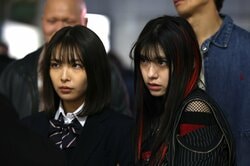 “トー横”の世界を駆け抜けて――寺本莉緒＆池田朱那が感じたリアル　映画『東京逃避行』インタビュー