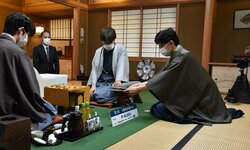 藤井聡太王将VS羽生善治九段 注目の第2局対局再開 白星を手にするのはどっちだ？／将棋・王将戦七番勝負