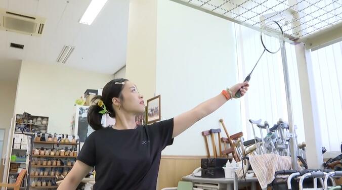 【写真・画像】「歩きたい、走りたい」足を切断した女性の“夢” 麻痺が残る中で“バドミントン”にも挑戦…義足作りの匠と共に歩む　1枚目