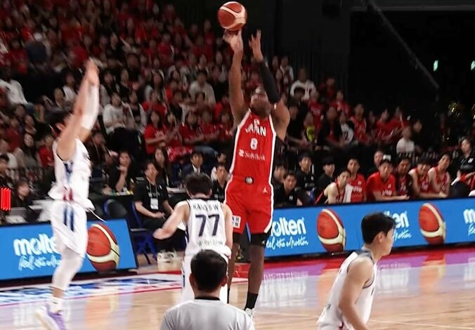 八村塁が“残り1.5秒”で韓国翻弄！劇的ブザービーターを原修太が絶賛「決め切る力が素晴らしい」 3枚目