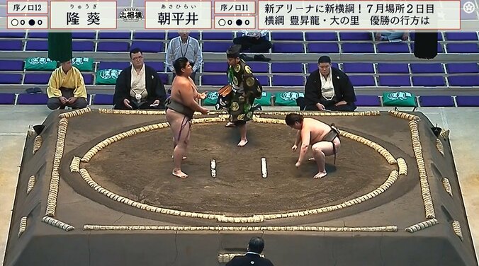 序ノ口十二枚目・隆葵（田子ノ浦）／写真左