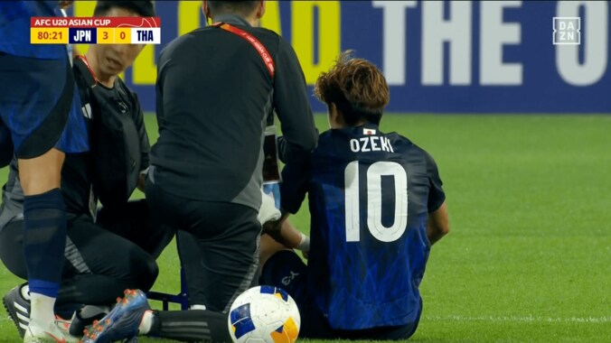 嘘だろ？ 至宝・高岡伶颯が“低空バイシクルショット”炸裂「すげえ身体能力」「夢があるな！」英移籍内定17歳の“意外性”にファン熱狂【U20アジアカップ】 3枚目