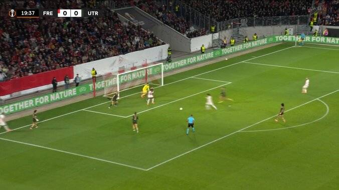 日本代表・鈴木唯人がフライブルク加入後初ゴール！“神ムーブ”からの高速ダイレクトシュート炸裂の瞬間 4枚目