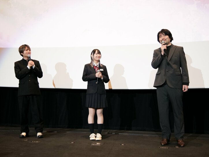 【写真・画像】「インナーカラーが残っていて…」声優・堀江瞬＆羊宮妃那が制服姿で登壇！劇場版『僕ヤバ』完成披露舞台挨拶レポート　4枚目
