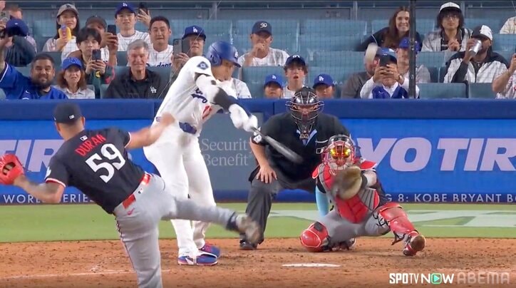 【写真・画像】大谷翔平、“規格外”36号で被弾した剛腕守護神が“呆然” 被本塁打「0」も161キロ打ち返され一歩も動けず棒立ちに　1枚目