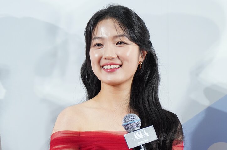 【写真・画像】『SKYキャッスル』『ソンジェ背負って走れ』出演女優、スタイル際立つ真っ赤なドレスで『ASEA』に登場！「綺麗！」「めちゃくちゃお姉さん」と話題に　1枚目