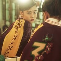 SHE LIKES LOOKING PRETTY | VOGUE GIRL