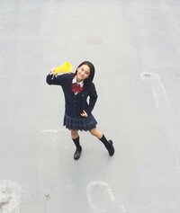 岡田結実、「青春って感じ」のするセンバツオフショット公開