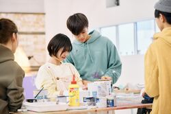 秘密のデートをはぐらかすゆなとSASUKE…レオ、2人の仲に疑念「SASUKEがゆなに戻ったのかな…」『彼オオカミ』第10話