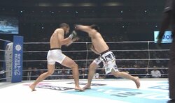 【画像】衝撃の“一撃”ぐにゃりKO