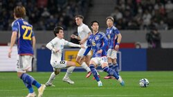 「日本代表、最大の武器」三笘薫を自由に大暴れさせるには？ キング・鎌田大地と“最強ホットライン”形成なるか