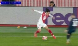 「キレてるな」 南野拓実、爆速スピード→“急停止フェイント”炸裂「エグすぎ」 時間を生み出す“神ムーブ”で相手選手を翻弄