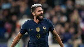 「100点のヘディング」35歳ミランFWがフランス代表「史上最年長」ゴール! アンリの最多得点記録まで「あと2つ」