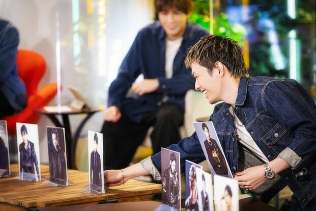 今市隆二「健ちゃん、マジで変わらない！」三代目JSB・山下健二郎の歴代アーティスト写真並べに四苦八苦【THIS IS JSB発売記念ファンミ】