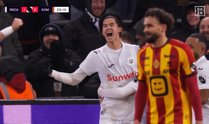 ゴールに歓喜する後藤啓介