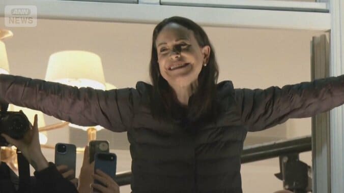 ノーベル平和賞マチャド氏　かつら変装で母国脱出オスロ入り「ベネズエラに持ち帰る」 1枚目