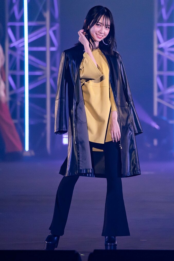 日向坂46、TGC×DASADAコラボステージに登場！ ハッピーオーラ振りまくランウェイでおひさま魅了 16枚目