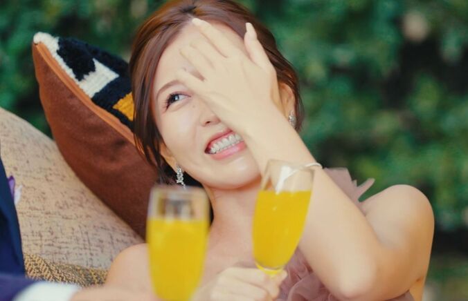 【写真・画像】極上ボディを持つ美女の胸元のチャックが全開…ラフなジャージ姿の私服で不安吐露　1枚目