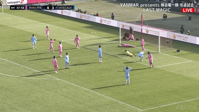 本田圭佑が絶叫！まさかの“鬼ブロック”に騒然「めっちゃ悔しがってる」「ガチ試合だった」柿谷曜一朗・引退試合がドラマチックな幕切れ 3枚目