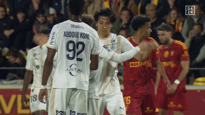 「無双状態きた」中村敬斗、ブラジル撃破から中２日でゴール！「なんで２部リーグにいるの？ってレベル」「狭いところで凄いな」密集で華麗なコントロールショット 3枚目