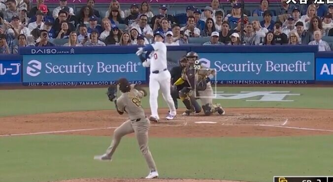 【写真・画像】ウソでしょ！？ 大谷翔平が“イライラ”… 審判が“微妙な判定”→感情あらわに… ファン騒然「振ってるだろ」「これはおかしい」　1枚目