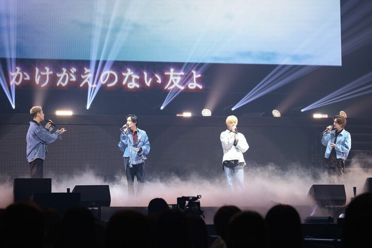 「僕にとっては青春そのもの」中本悠太(YUTA)がサプライズ登場!川村壱馬・吉野北人・三山凌輝(RYOKI)と笑顔&涙目で『Wings』熱唱【『HiGH&LOW THE WORST X』PREMIUM LIVE SHOWレポート】