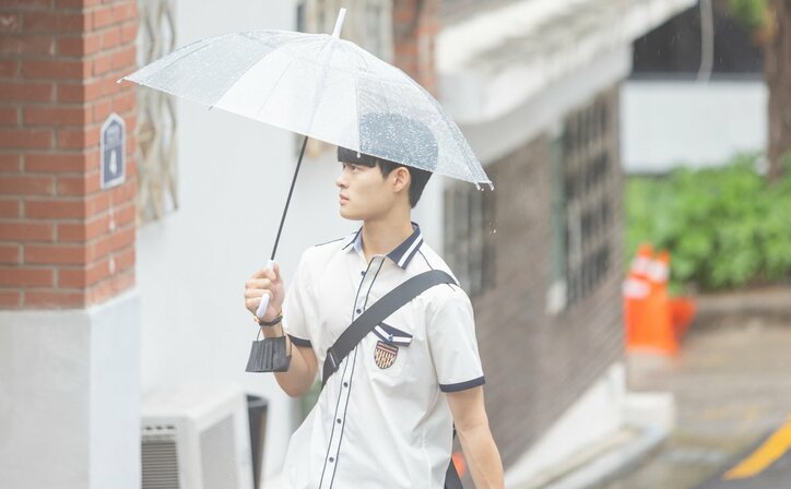 “Netflixの息子” ソン・ガン似と話題！イケメン男子高校生登場で日韓女子がざわざわ『ロマンスは、デビュー前に。』#2