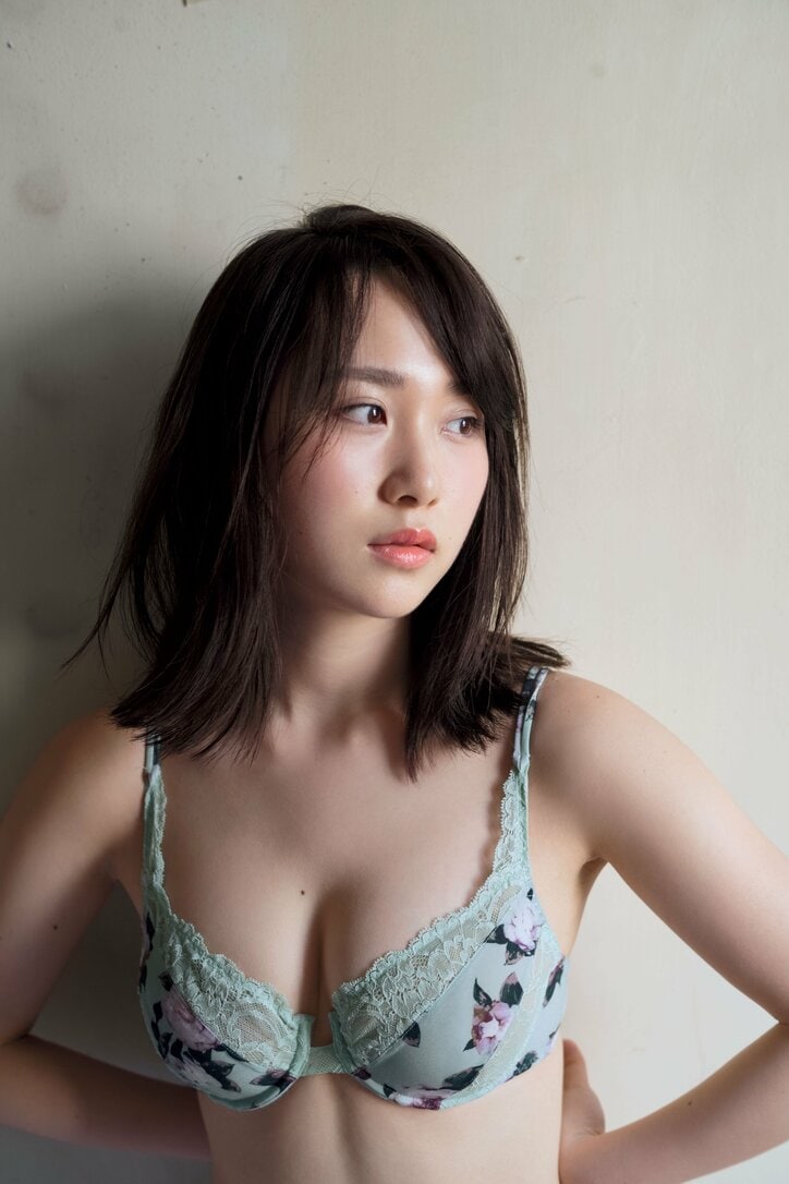 AKB48高橋朱里、1st写真集でランジェリーカットに挑戦「ファンのために頑張りました」
