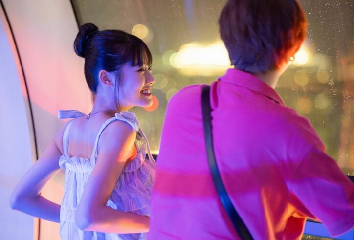 【写真・画像】美脚スラリなデートファッションで登場、高3美女にイケメン男子が猛アピール「今気になってるのは1人だけ」『今日好き』卒業編2025 in シンガポール第4話　1枚目