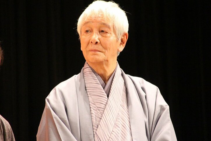 ドランク塚地、舞台挨拶で財布紛失を嘆く「青の長財布なんです」