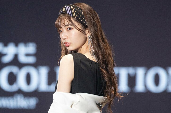 小坂菜緒がキュートな投げキッス! 日向坂46がTGCランウェイに続々登場【画像集】