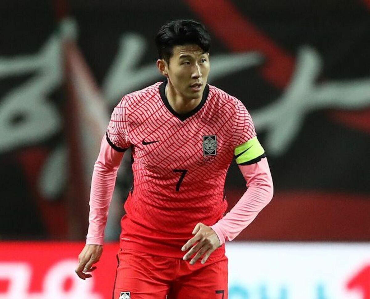 韓国代表 ソンフンミン 韓国代表ソン・フンミンがスパーズへ移籍、背番号は7番(4枚