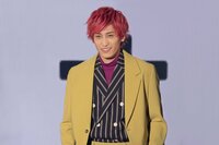 EXIT・兼近大樹、ジーンズを被ったオフショット披露「このアングル反則」「笑っちゃいました」と反響続々