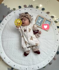 よめぽん（ANZEN漫才あらぽん嫁）『月齢フォト☆4ヶ月』