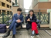 清野菜名＆坂口健太郎の“ハンオシポーズ”にファン歓喜「キュンの余韻が抜けない」「ふいキュンいただきました！」