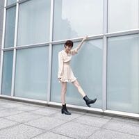 糸原美波、美脚際立つミニスカワンピ姿を披露