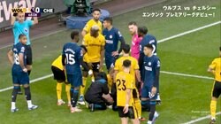 超決定機阻止→担架要請の負傷で激震！ チェルシー撃破の“神スライディング”で「足に深い切り傷」 ベテランDF自力で歩けずサポーター沈痛も「深刻なものでない」発表に安堵