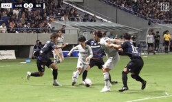 「えぐいな」“博多のメッシ”の超絶ドリブルが話題！ 敵３人を瞬く間に突破→PK奪取の瞬間「紺野うまいなー」「キレキレだ」