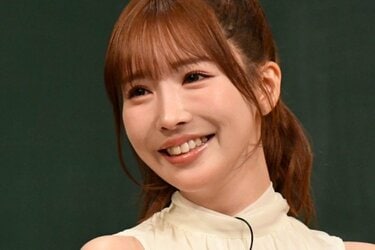 三上悠亜　jjgirls 写真・画像】三上悠亜、中学時代に初体験を捧げた相手からの衝撃の一言を明かす「泣きそうなくらいの伏線」の声 1枚目 | バラエティ | ABEMA  TIMES | アベマタイムズ