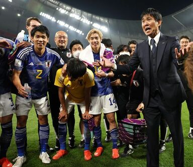 日本から唯一選出されたのは？ ペレ、マラドーナ、クライフ…W杯のレジェンド40人が集結したFIFAの超豪華“ポスター”が大反響！ | サッカーダイジェストWeb  | FIFA ワールドカップ 2022 完全ガイド by ABEMA