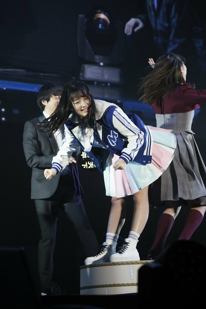 HKT宮脇咲良がセンターで『二人セゾン』を披露！　“対決”では欅坂が勝利 16枚目