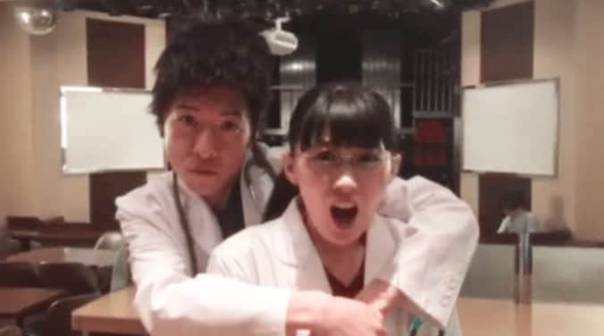 木村拓哉が綾瀬はるかを「あすなろ抱き」？ 　沙羅がものまねショットを披露 2枚目