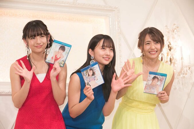 スパガ浅川梨奈・渡邉幸愛・志村理佳が初のイメージ作品をリリース、浅川は記者から”ライン”聞かれる 7枚目