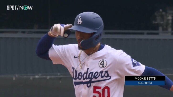 【映像】ベッツ、鮮烈な先頭打者弾！ベンチで喜ぶ山本由伸